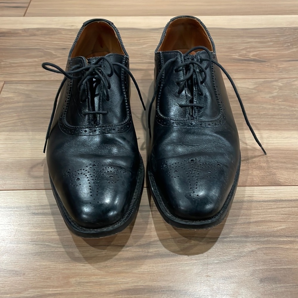 Allen Edmond black Oxford dress shoes